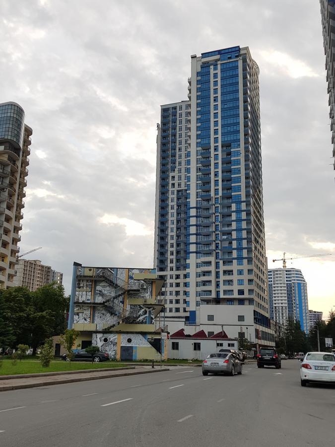 Apartment In Yalchin Star Residence Batumi Exterior photo